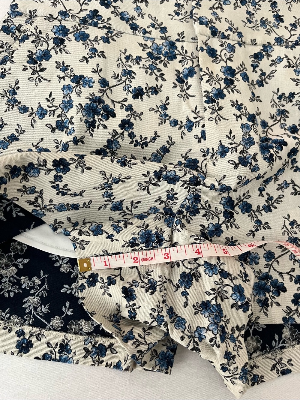 Alice + Olivia High-Waist Blue Floral Women’s Shorts - Picture 9 of 10